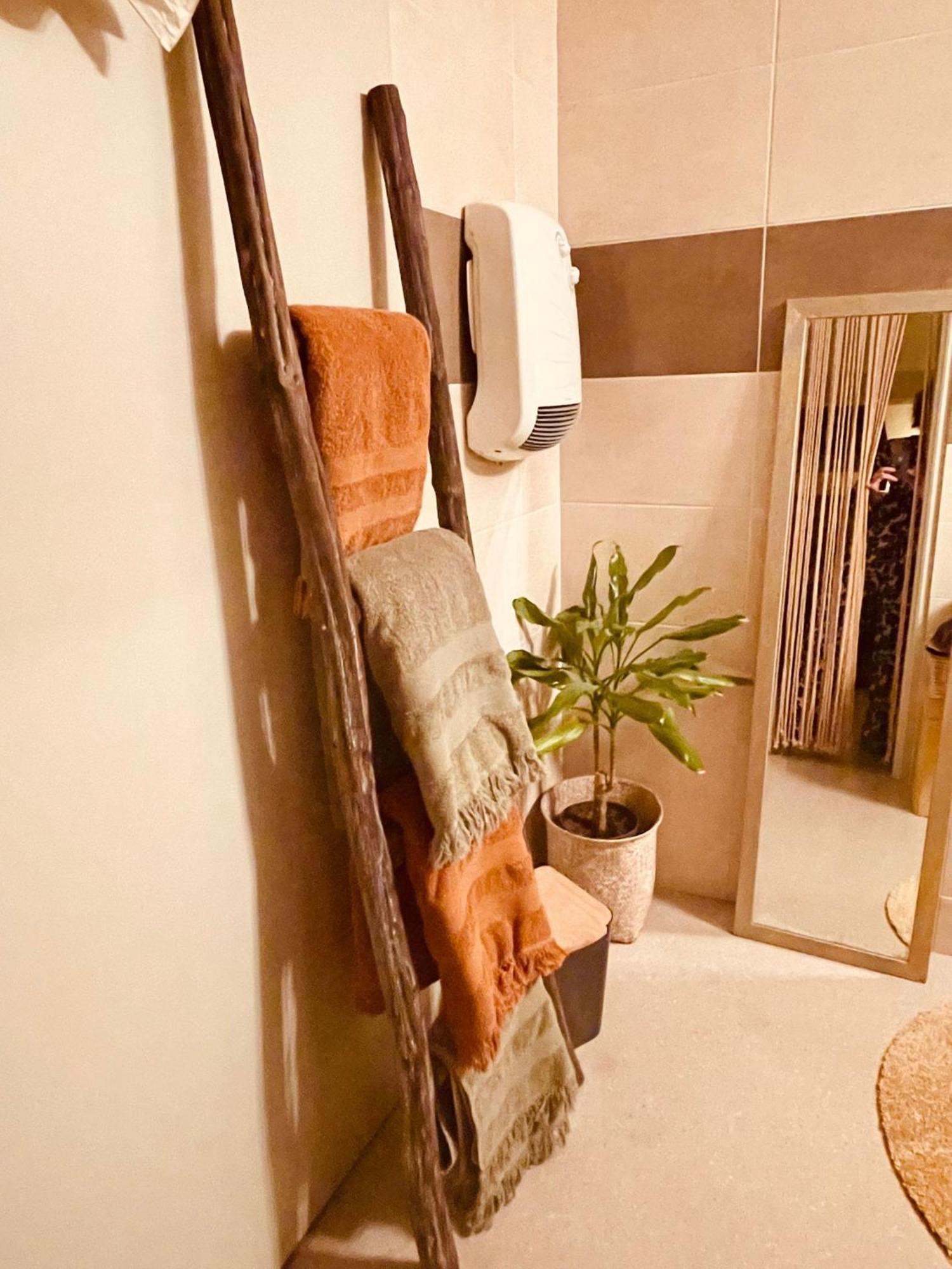 Chambre Boheme Chez Rachel Pau Exterior photo