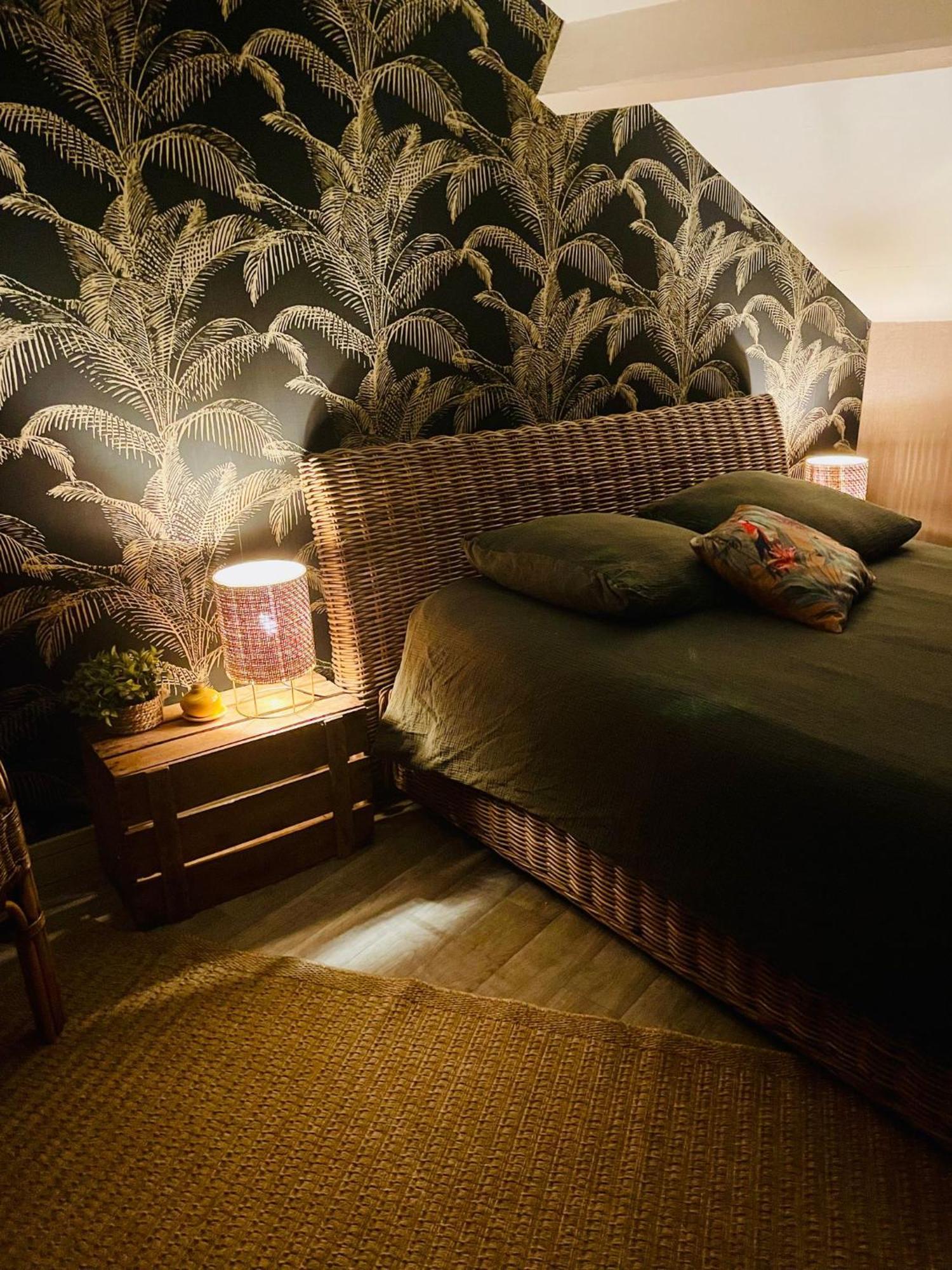 Chambre Boheme Chez Rachel Pau Exterior photo